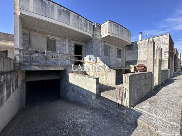 casa indipendente in vendita a Vernole