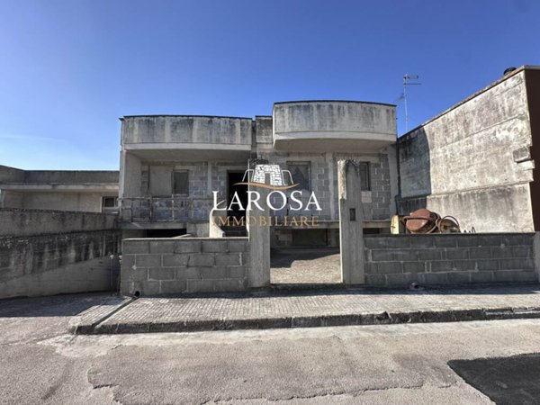 casa indipendente in vendita a Vernole