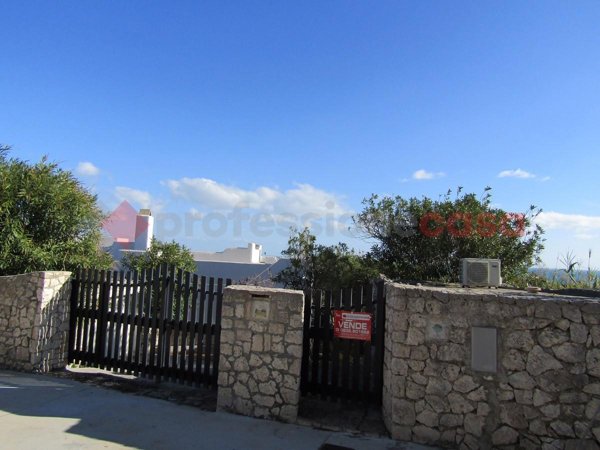 casa indipendente in vendita a Castro(LE)