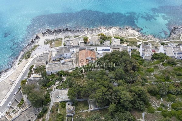 casa indipendente in vendita a Castro(LE)