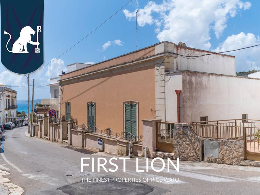 casa indipendente in vendita a Castro(LE)