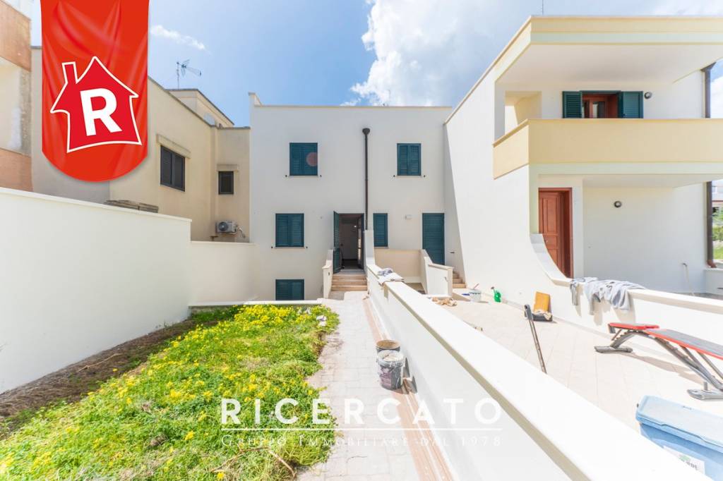 casa indipendente in vendita a Castro(LE)
