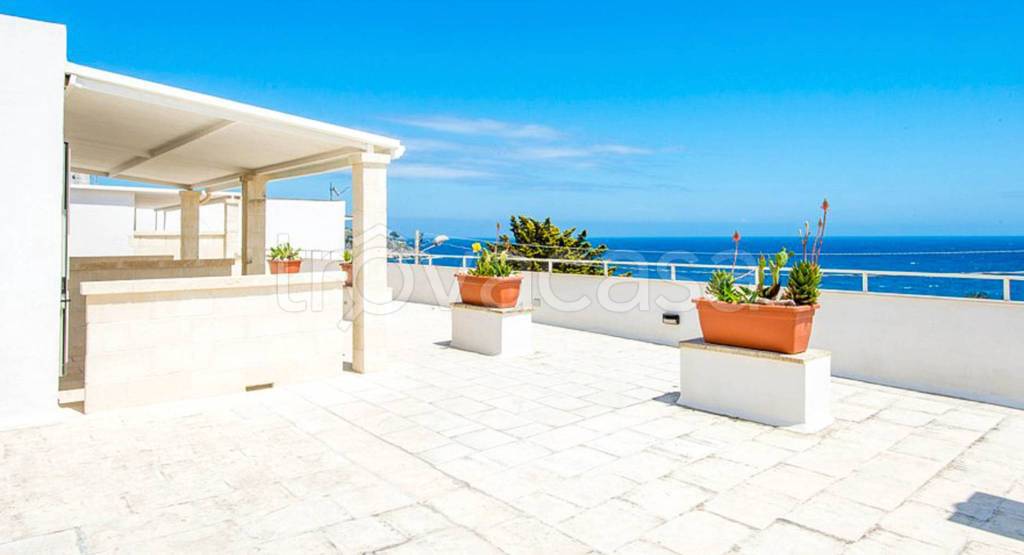 negozio in vendita a Castro(LE)