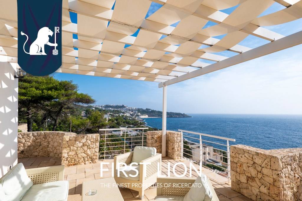 casa indipendente in vendita a Castro(LE)