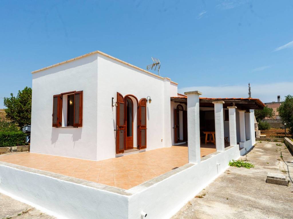 casa indipendente in vendita a Castro(LE)