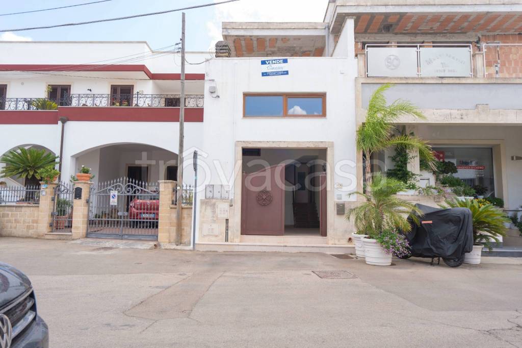 casa indipendente in vendita a Castro(LE)