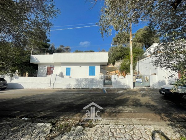 casa indipendente in vendita a Castro(LE)