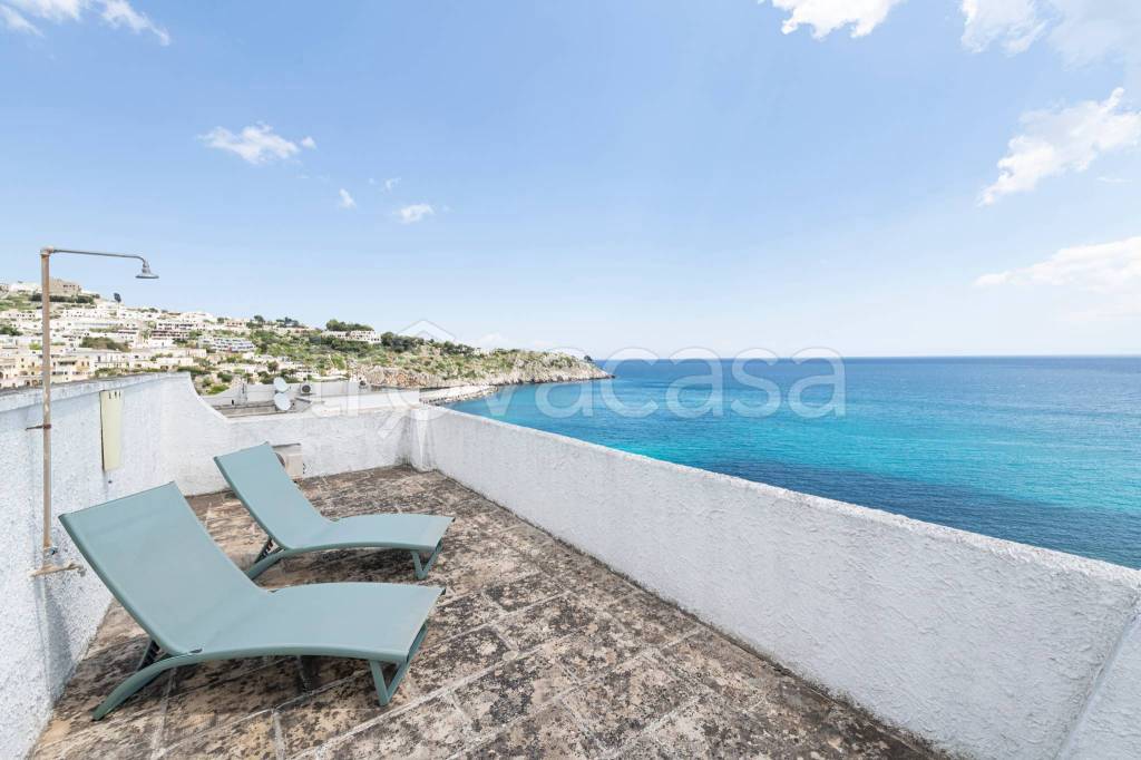 casa indipendente in vendita a Castro(LE)