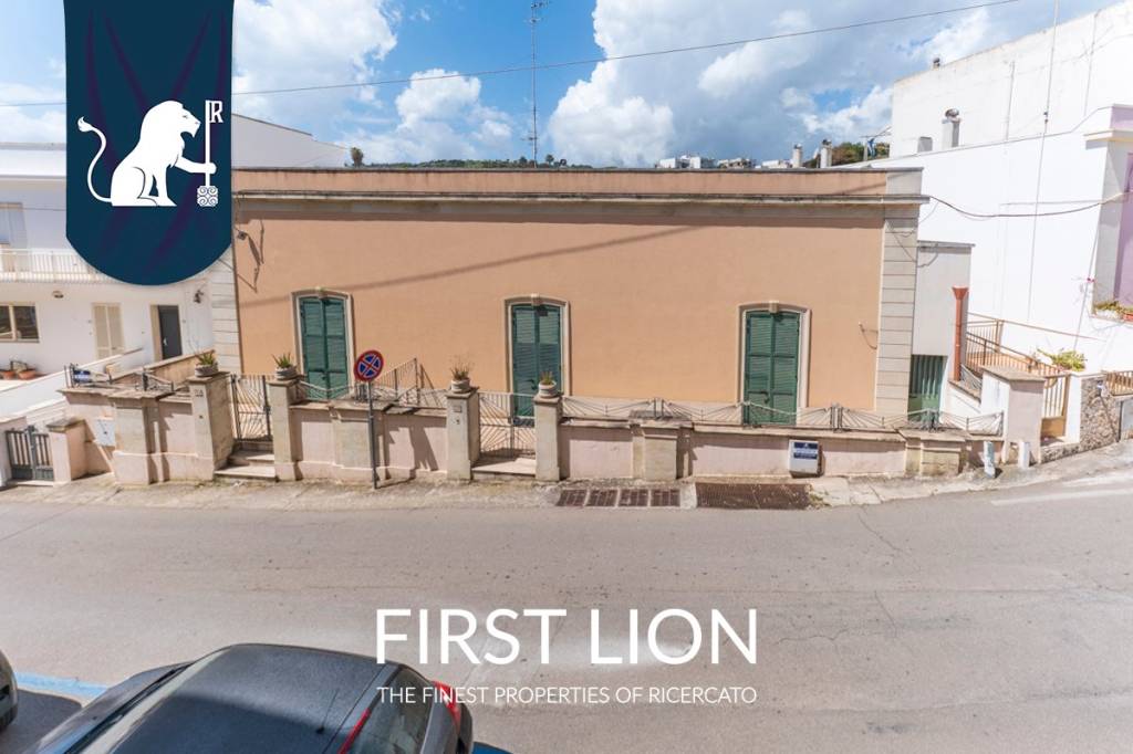 casa indipendente in vendita a Castro(LE)