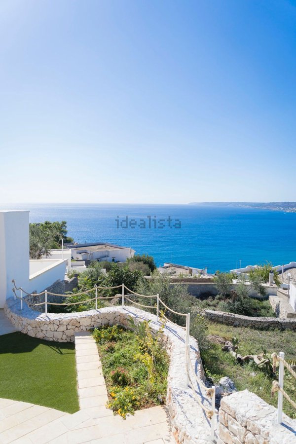 casa indipendente in vendita a Castro(LE)