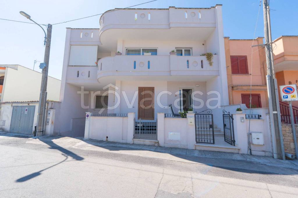 casa indipendente in vendita a Castro(LE)