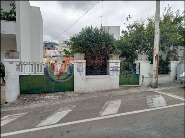 casa indipendente in vendita a Castro(LE)