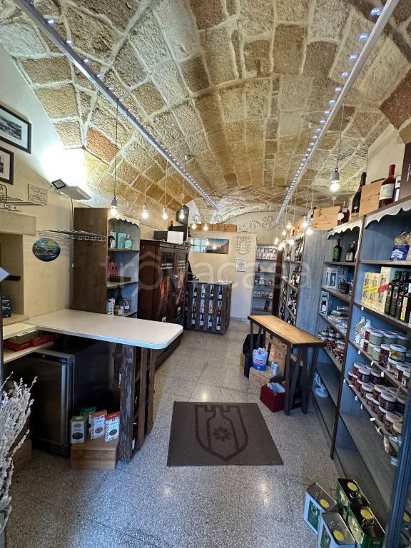 negozio in vendita a Castro(LE)