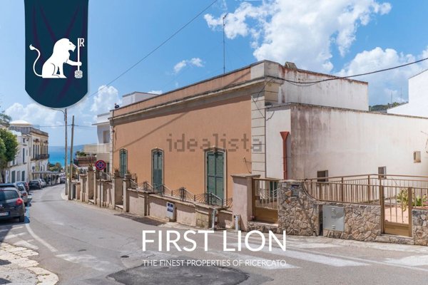 casa indipendente in vendita a Castro(LE)