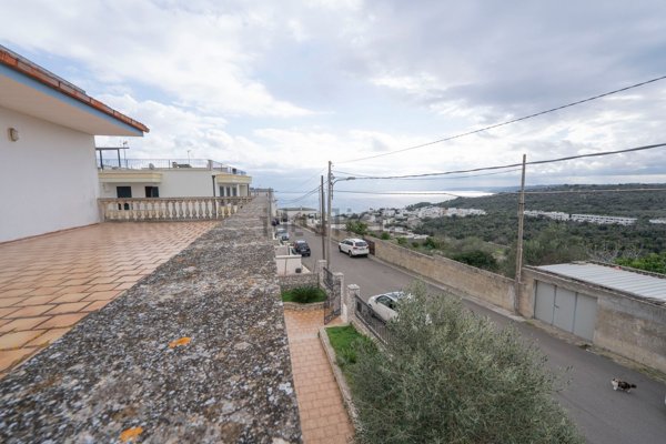 casa indipendente in vendita a Castro(LE)