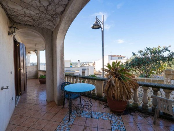 casa indipendente in vendita a Castro(LE)