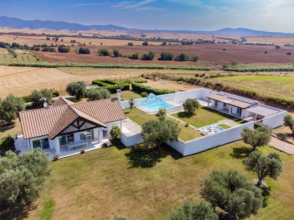 casa indipendente in vendita a Castro(LE)