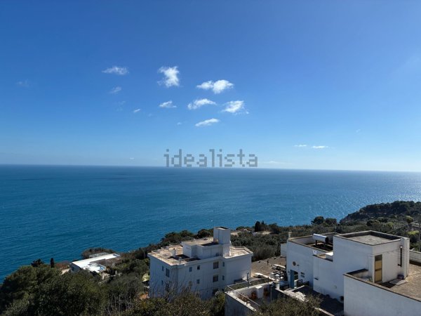 casa indipendente in vendita a Castro(LE)