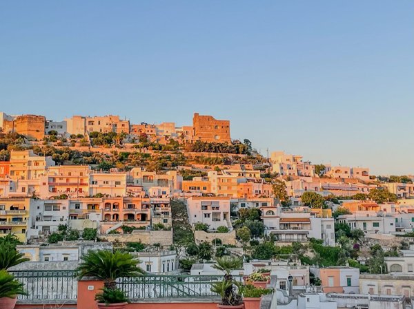 casa indipendente in vendita a Castro(LE)