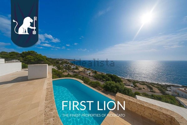 casa indipendente in vendita a Castro(LE)