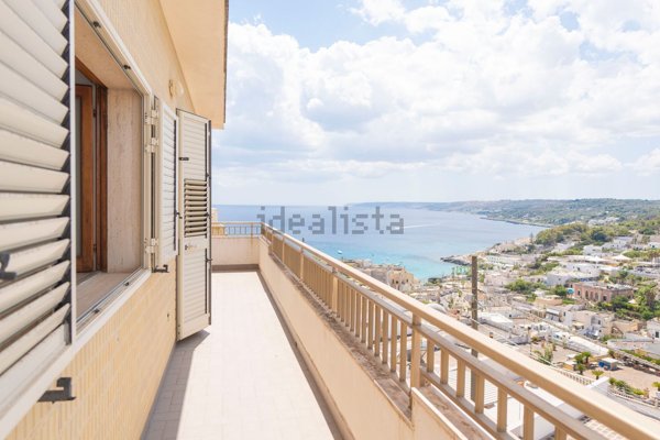 casa indipendente in vendita a Castro(LE)