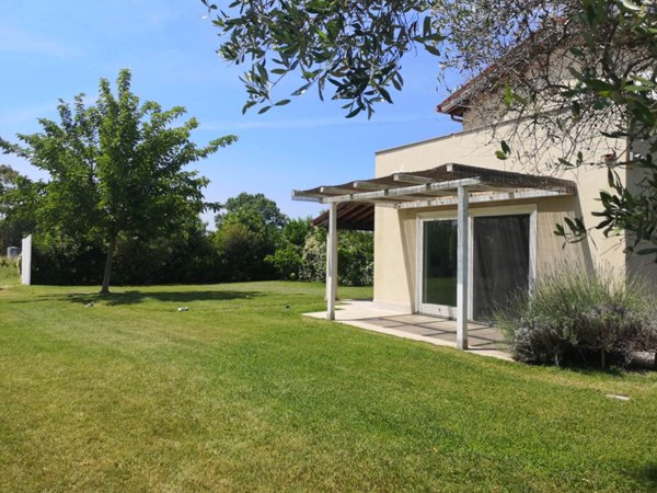 casa indipendente in vendita a Castro(LE)