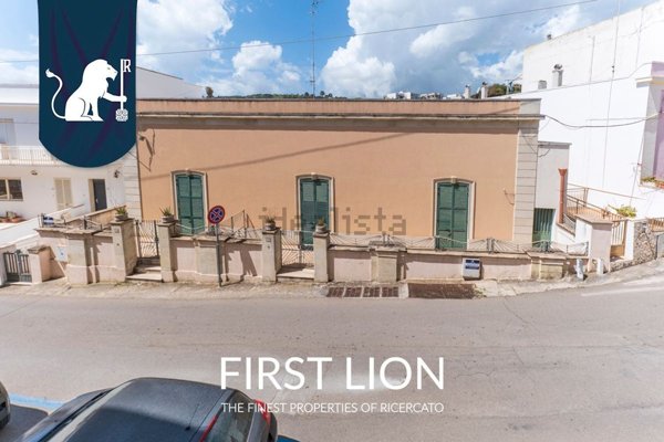 casa indipendente in vendita a Castro(LE)