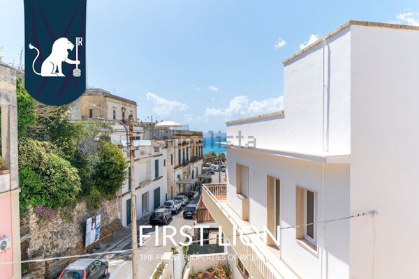 casa indipendente in vendita a Castro(LE)