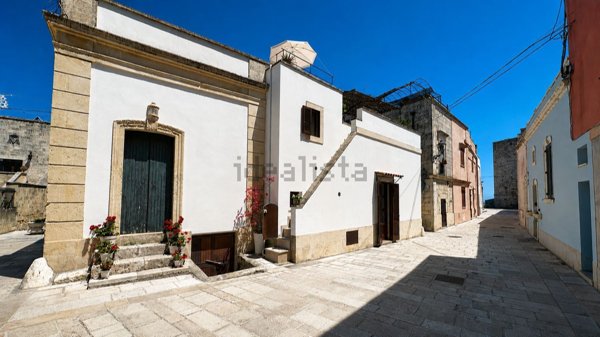 casa indipendente in vendita a Castro(LE)