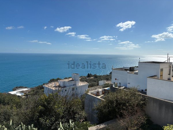 casa indipendente in vendita a Castro(LE)