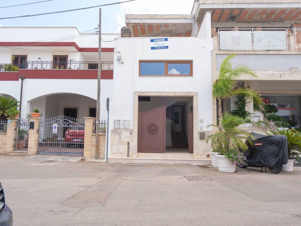casa indipendente in vendita a Castro(LE)