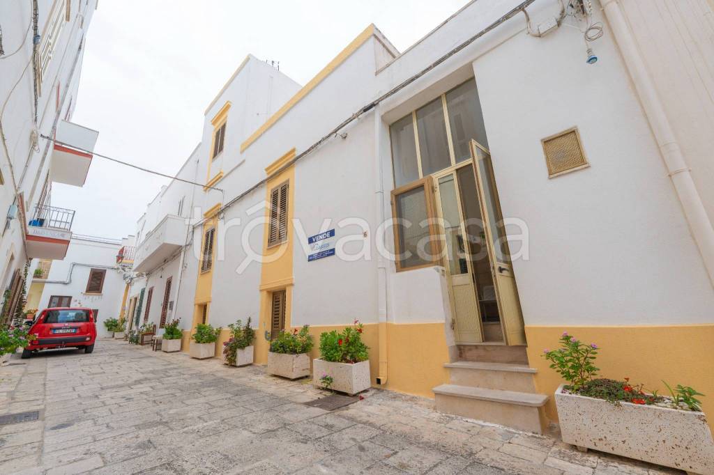 casa indipendente in vendita a Castro(LE)
