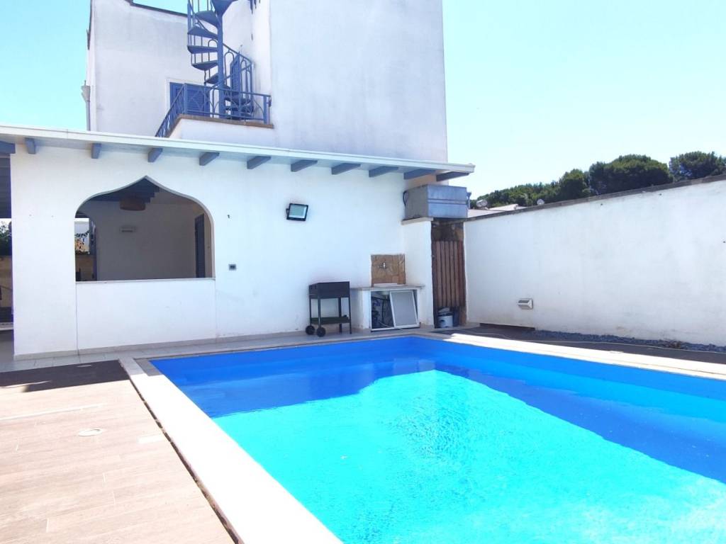 casa indipendente in vendita a Porto Cesareo in zona Torre Lapillo