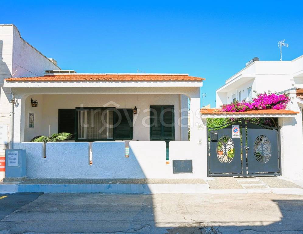 casa indipendente in vendita a Porto Cesareo in zona Torre Lapillo