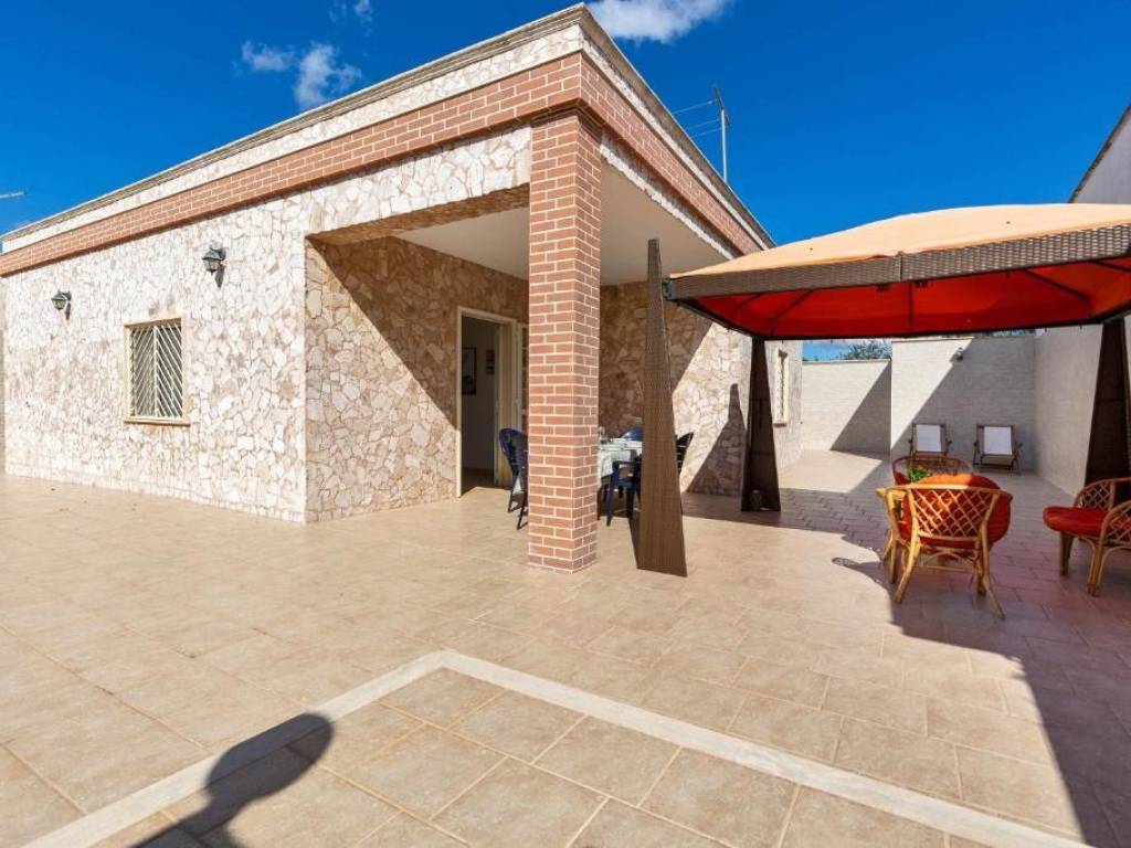 casa indipendente in vendita a Porto Cesareo in zona Torre Lapillo