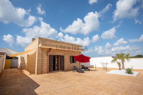 casa indipendente in vendita a Porto Cesareo in zona Torre Lapillo