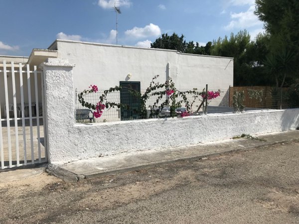 casa indipendente in vendita a Porto Cesareo in zona Torre Lapillo