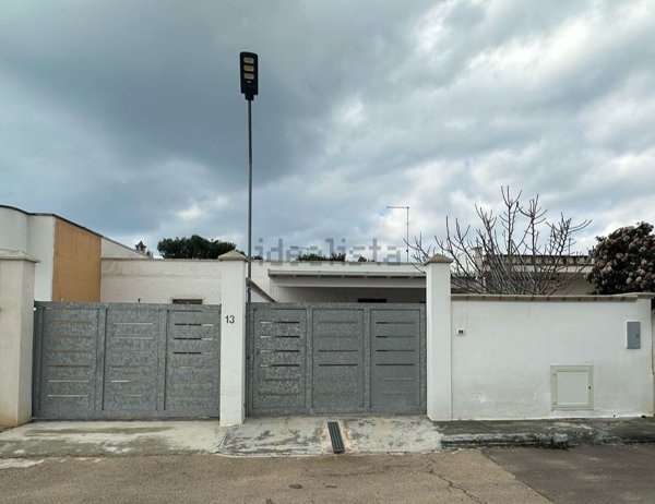 esavano in vendita a Porto Cesareo in zona Torre Lapillo