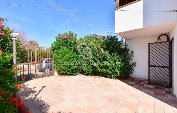 casa indipendente in vendita a Porto Cesareo in zona Torre Lapillo