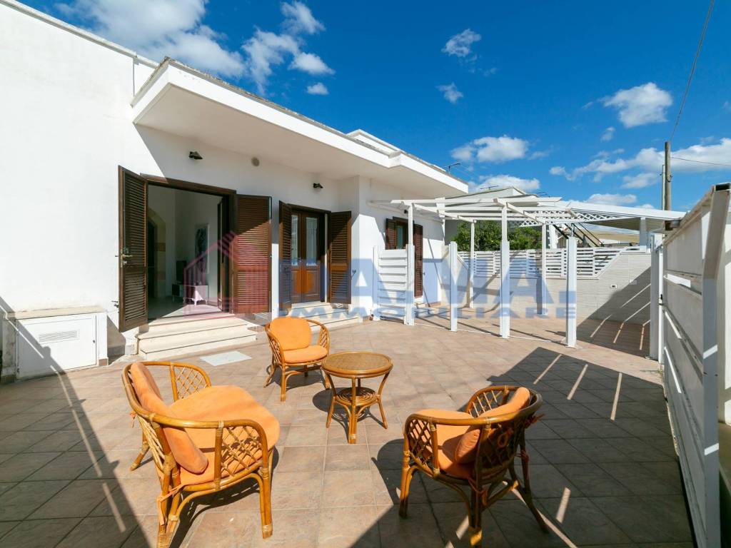 casa indipendente in vendita a Porto Cesareo in zona Torre Lapillo