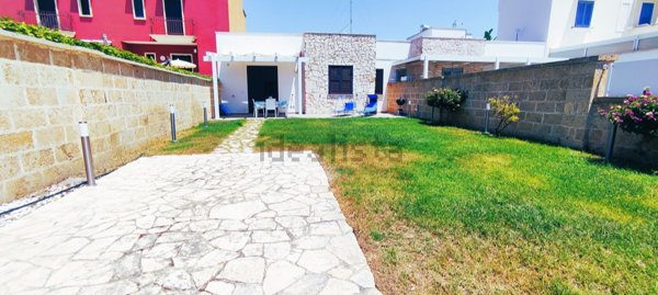 casa indipendente in vendita a Porto Cesareo in zona Torre Lapillo