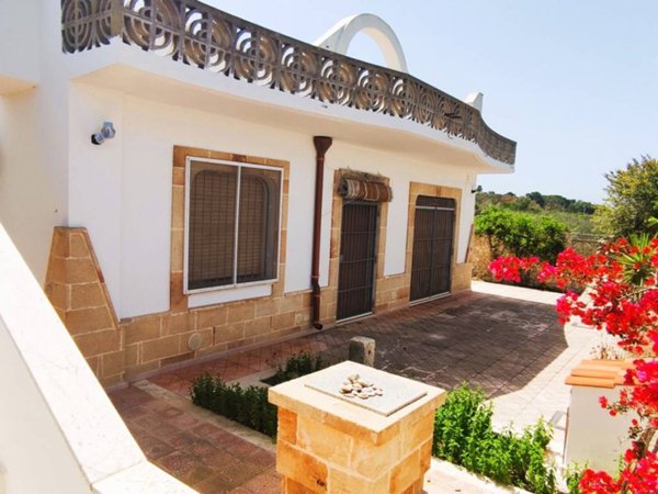 casa indipendente in vendita a Porto Cesareo in zona Torre Lapillo