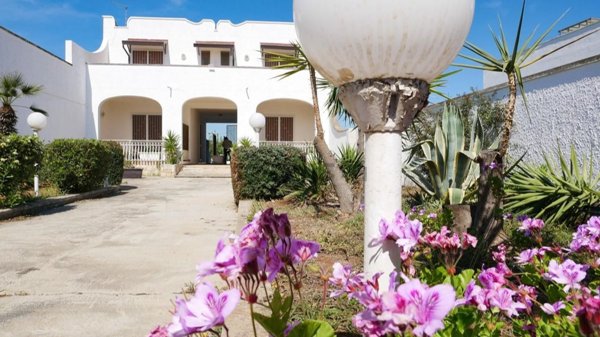 casa indipendente in vendita a Porto Cesareo in zona Torre Lapillo