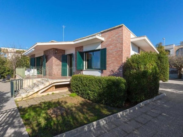 casa indipendente in vendita a Porto Cesareo in zona Torre Lapillo