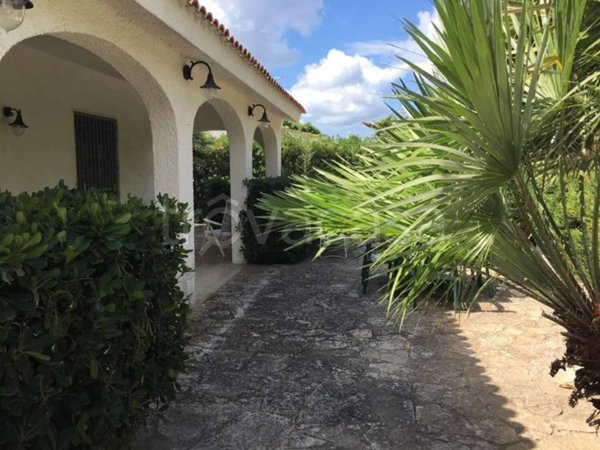 casa indipendente in vendita a Porto Cesareo in zona Torre Lapillo