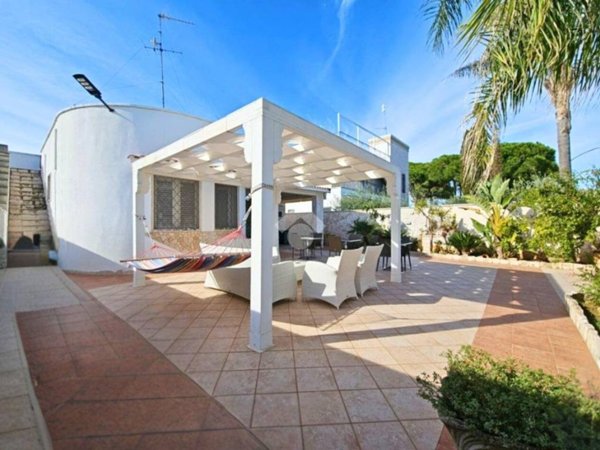 casa indipendente in vendita a Porto Cesareo in zona Torre Lapillo