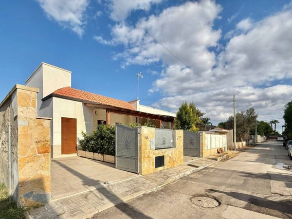 casa indipendente in vendita a Porto Cesareo