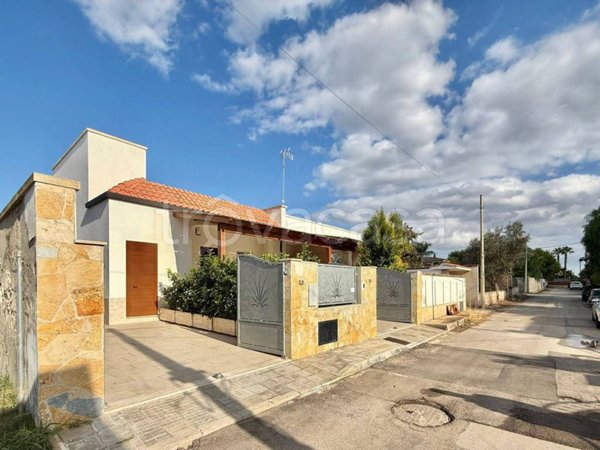 casa indipendente in vendita a Porto Cesareo