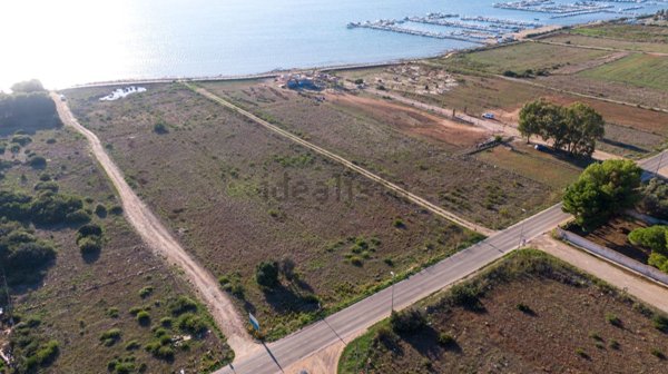 terreno edificabile in vendita a Porto Cesareo