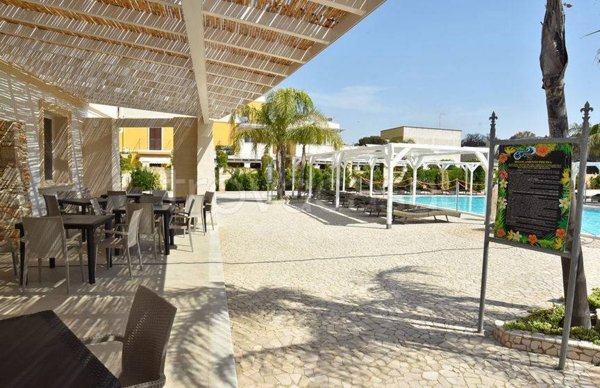 negozio in vendita a Porto Cesareo in zona Torre Lapillo